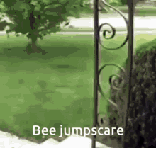 Bee Jumpscare Bee GIF - Bee Jumpscare Bee Jumpscare GIFs