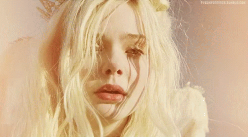 Elle Fanning GIF - Fanning - Discover Share GIFs
