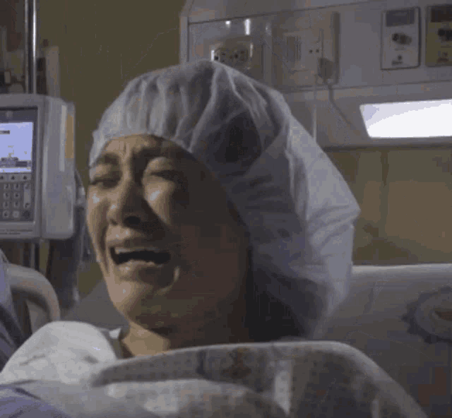 Giving Birth Gifs Ouch Giving Birth GIF - Ouch Giving Birth Labor - Discover & Share GIFs