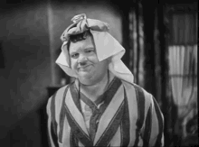 Oliver Hardy GIF - Oliver Hardy GIFs