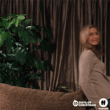Elizabeth Mitchell GIF - Elizabeth Mitchell Couch GIFs