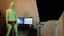 Idubbbz Green Suit GIF - Idubbbz Green Suit Green GIFs