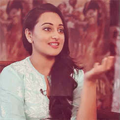 Sonakshi Sinha GIF - Sonakshi Sinha Sonakshi Sinha - Discover & Share GIFs