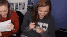 Holly Eairth Paige Howard GIF - Holly Eairth Paige Howard Paige And Holly GIFs