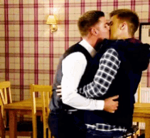 Starry Kissing Gay Kiss GIF - Starry Kissing Starry Gay Kiss GIFs