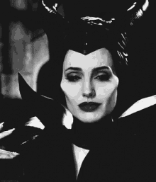 Maleficent Smile GIF - Maleficent Smile Teeth GIFs