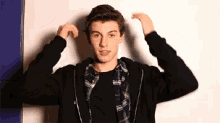 Shawn Mendes Fixinghair GIF - Shawn Mendes Fixinghair GIFs