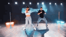 Demet Ozdemir Demetözdemir GIF - Demet Ozdemir Demetözdemir Dance Moves GIFs