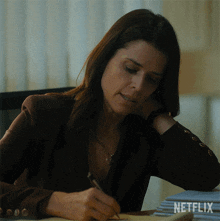 What Maggie Mcpherson GIF - What Maggie Mcpherson Neve Campbell GIFs