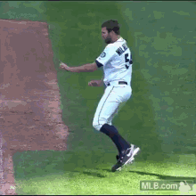 Mariners Pitcher Tom Wilhelmsen Knows How To Get Down! GIF