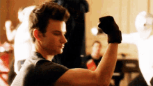 Glee Kurt Hummel GIF - Glee Kurt Hummel Flexing GIFs