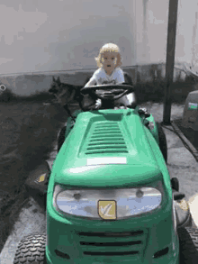 Tracteur Tondeuses GIF - Tracteur Tondeuses Kid Playing GIFs