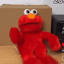 Elmo Elmo Meme GIF - Elmo Elmo Meme Freaking Out GIFs
