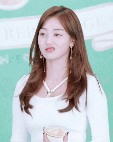 twice-jihyo.gif