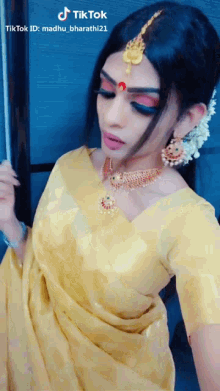 Saree Girl Saree Woman GIF - Saree Girl Saree Woman South Indian Woman GIFs