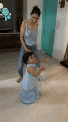 Kid Dance GIF - Kid Dance Dancing With Mom GIFs