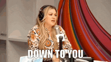 Kelly Clarkson Elvis Duran And The Morning Show GIF - Kelly Clarkson Elvis Duran And The Morning Show Chemistry GIFs