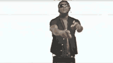 Hey Everybody Look At Me GIF - Hey Everybody Look At Me Shades GIFs