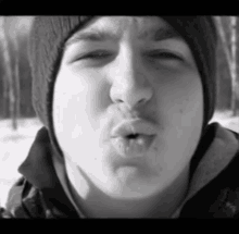 Xlson137 Kiss GIF - Xlson137 Kiss Face GIFs