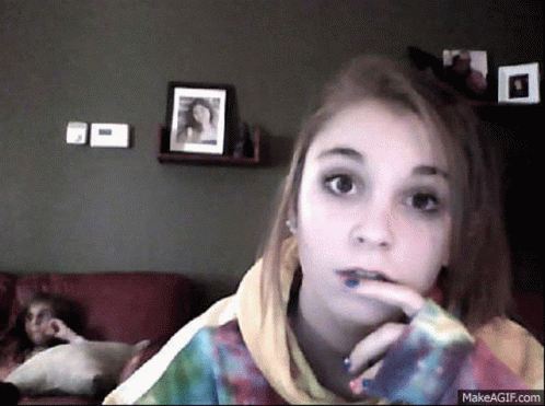 Webcam молодые. Вебкам дети. Девушка on cam. Молодые девушки веб-камера.