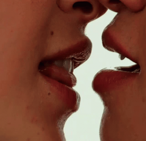 [Image: kissing-intimate.gif]