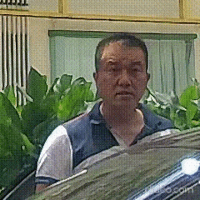 middlefinger-asianman.gif