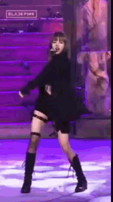 Lisa Dancing GIF - Lisa Dancing Kpop GIFs