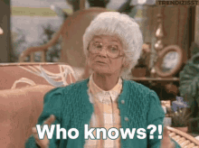 Who Knows Shrug GIF - Who Knows Shrug Golden Girls GIFs