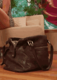 Nice Leather Bag Mystery GIF - Nice Leather Bag Mystery Question About Bag GIFs