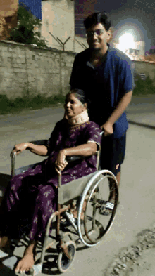 Elderly In Wheelchair GIF - Elderly In Wheelchair GIFs
