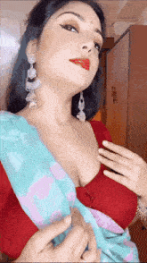 Busty Sexy Saree GIF - Busty Sexy Saree Sexy Bengali Women GIFs