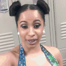 Cardi B Nicki Minaj GIF - Cardi B Nicki Minaj Cardisheadbump GIFs