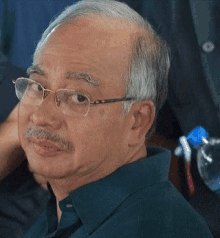 Najib Deal With It GIF - Najib Deal With It Shade GIFs