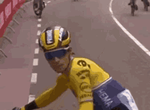GIF