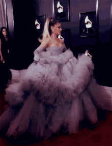 Ariana Grande Gown GIF - Ariana Grande Gown Beautiful GIFs