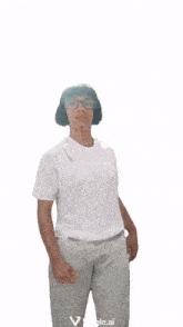 a person wearing a white shirt and grey pants has a sticker that says ' iiggle.ai ' on the bottom