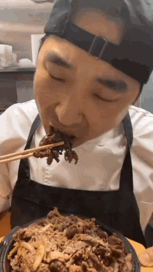 Eat Chef Chris Cho GIF - Eat Chef Chris Cho Taste GIFs