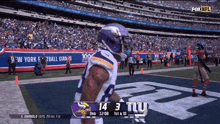 a football game between the vikings and the giants is being shown on fox nfl