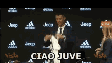 Ronaldo Cristiano Juve Juventus Cr7 Calcio Bianco Nero Calciatore GIF - Ronaldo Cristiano Juve Juventus GIFs