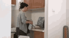 Pregnant Contractions GIF - Pregnant Contractions Mother GIFs
