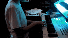 Playing The Piano Justin Bieber GIF - Playing The Piano Justin Bieber Beauty And A Beat Song GIFs