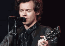 Harry Styles Handsome GIF - Harry Styles Handsome Hot GIFs