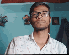 Clapping Anupam Kumar GIF - Clapping Anupam Kumar Kya Baat Hai GIFs