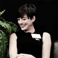 Anne Hathaway Laugh GIF - Anne Hathaway Laugh Smile GIFs