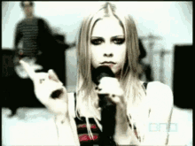 Avril Lavigne Mic GIF - Avril Lavigne Mic Test GIFs