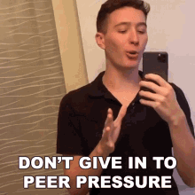 Dont Give In To Peer Pressure Raulbeixx GIF - Dont Give In To Peer Pressure Raulbeixx GIFs