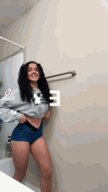 Wowsheissexy1 GIF - Wowsheissexy1 GIFs