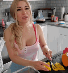 Alinity Cooking GIF - Alinity Cooking Chop Chop GIFs