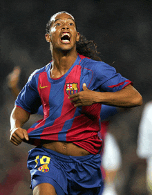 Ronaldinho Pose GIF - Ronaldinho Pose Fifa06 GIFs
