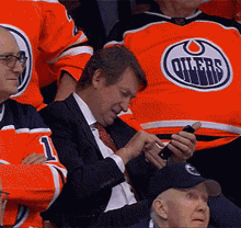 Wayne Gretzky Phone GIF - Wayne Gretzky Phone Edmonton Oilers GIFs